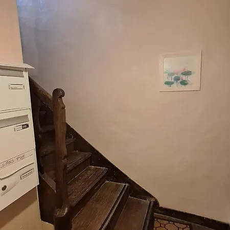 Apartament La Tete Dans Les Etoiles *