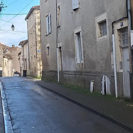 Apartament La Tete Dans Les Etoiles Ruffec (Charente)