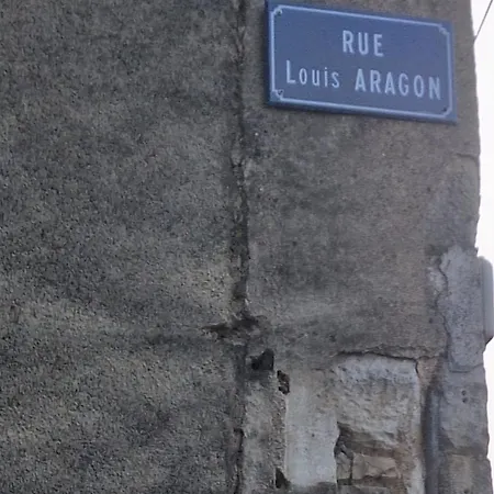 La Tete Dans Les Etoiles Apartment *